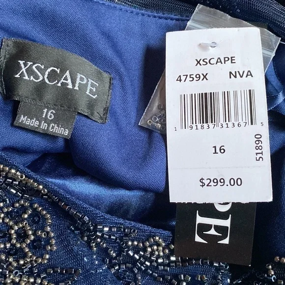 XSCAPE Long Sleeve Boatneck Sheer Illusion Beaded Chiffon Gown in Navy Size 16 - Picture 4 of 4